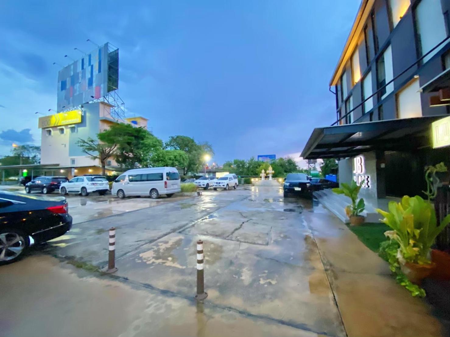 Jb Place Nakhon Pathom Ngoại thất bức ảnh